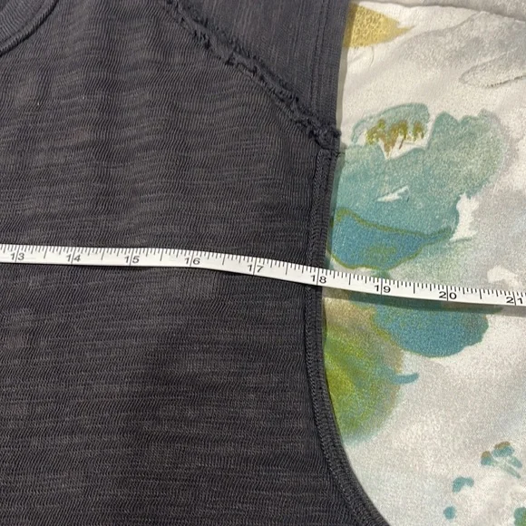 We the free crop top - Picture 6 of 7